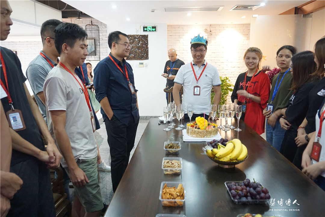 医博生日会 | 奋斗忙碌的时光里，最美的赞歌！